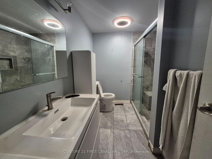 Property Photo: 110 Deveron Crescent 26 ON N5Z 4W7