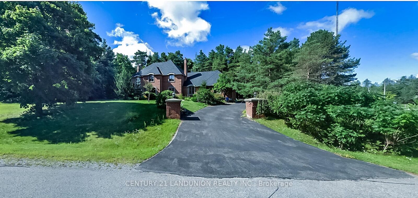 Property Photo: 2 Heron Trail ON L3Y 4W1