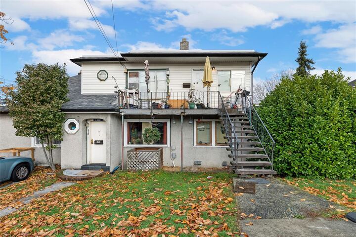 Property Photo: 510 Prideaux St BC V9R 2N7