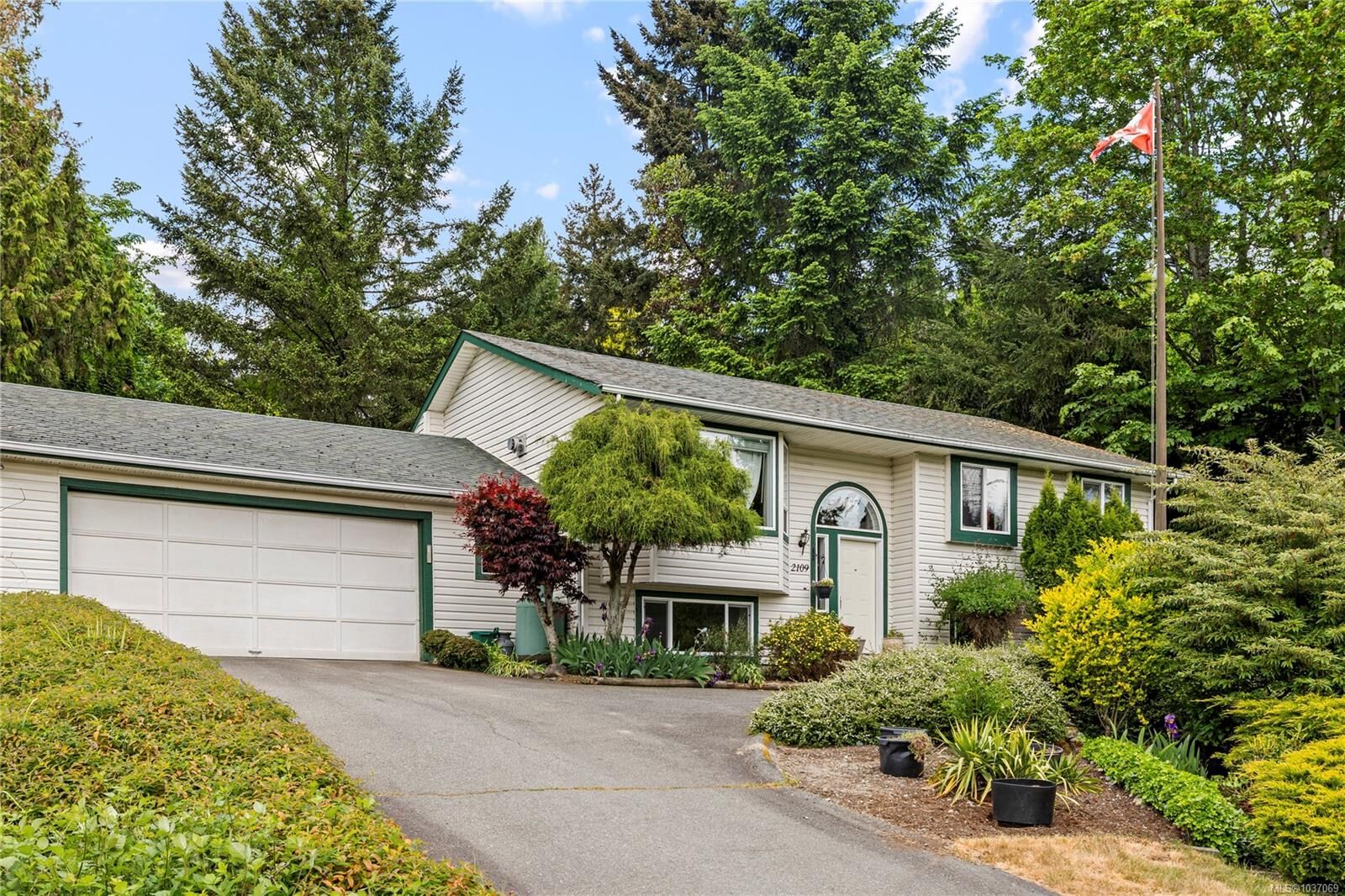 Property Photo:  2109 Lakeside Dr  BC V9X 1A8 