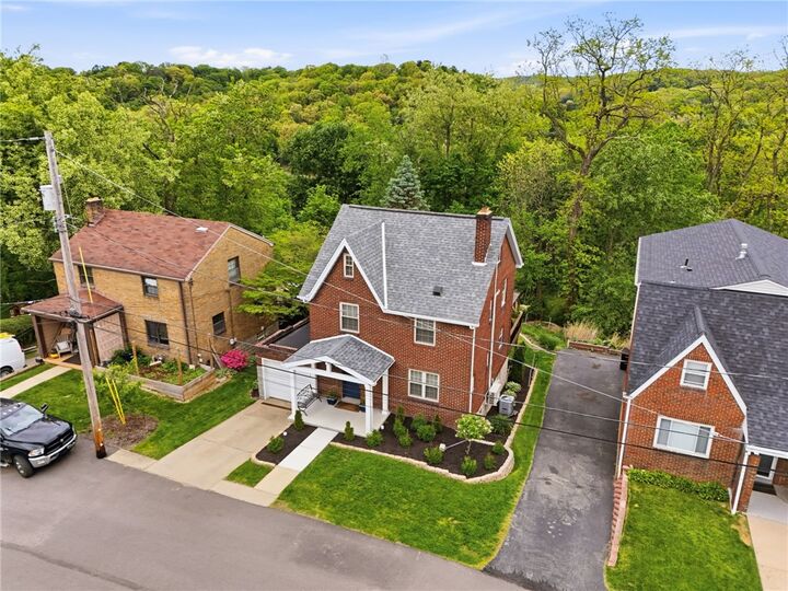Property Photo:  110 Orchard Sq  PA 15229 