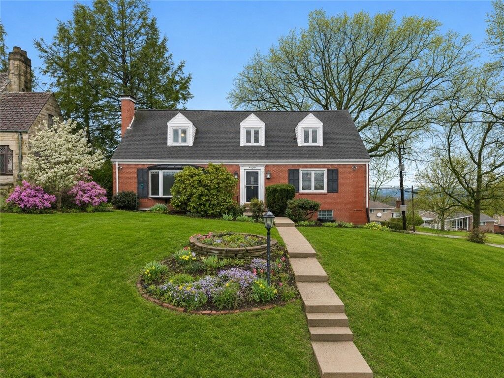 Property Photo: 25 Carleton Drive PA 15243