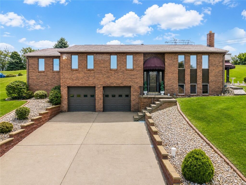 Property Photo: 113 Skyview Dr PA 15644