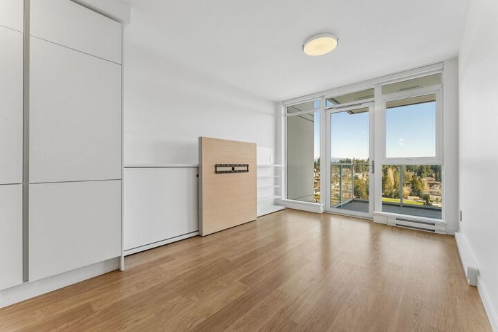 Property Photo: 525 Foster Avenue 1808 BC V3J 0H6