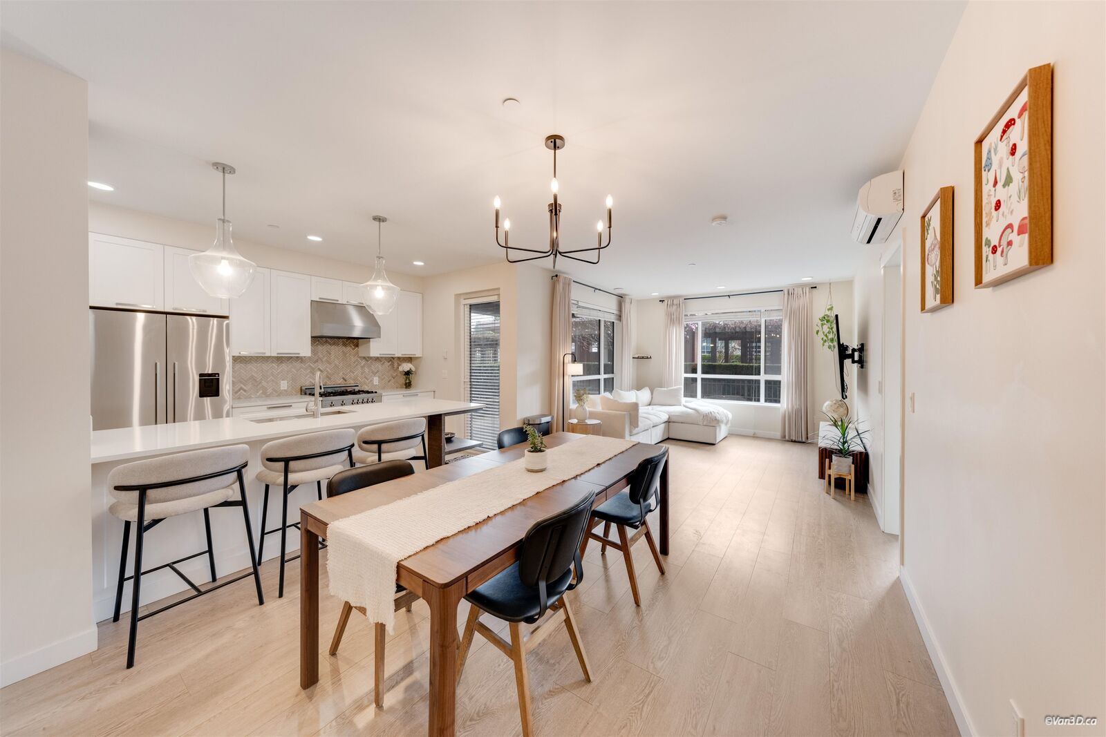 Property Photo: 33540 Mayfair Avenue 102 BC V2S 0J3