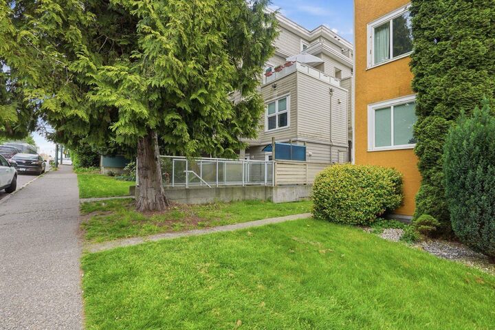 Property Photo: 2510 W 4th Avenue BC V6K 1P6