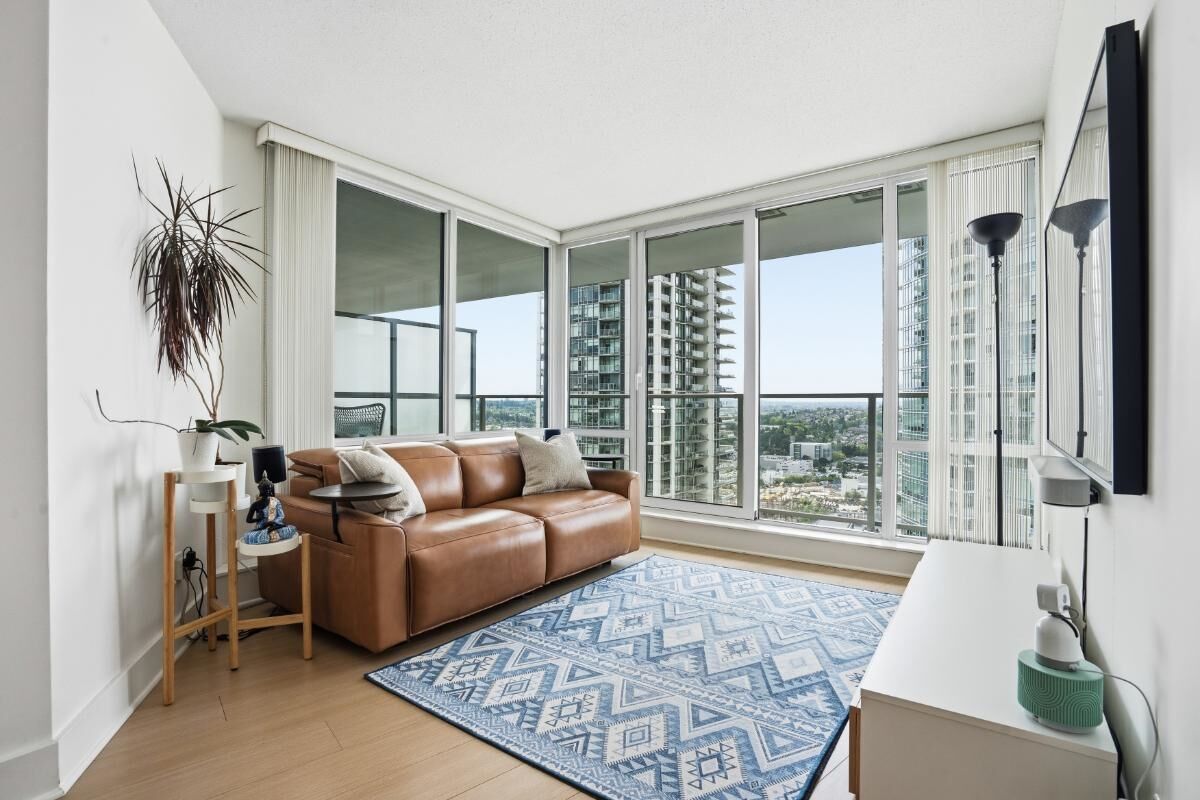Property Photo: 4189 Halifax Street 3006 BC V5C 0H9