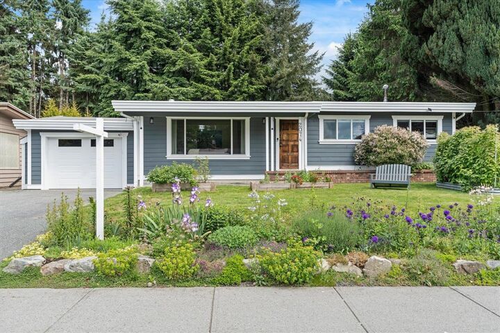 Property Photo:  2074 Beaver Street  BC V2T 3C6 