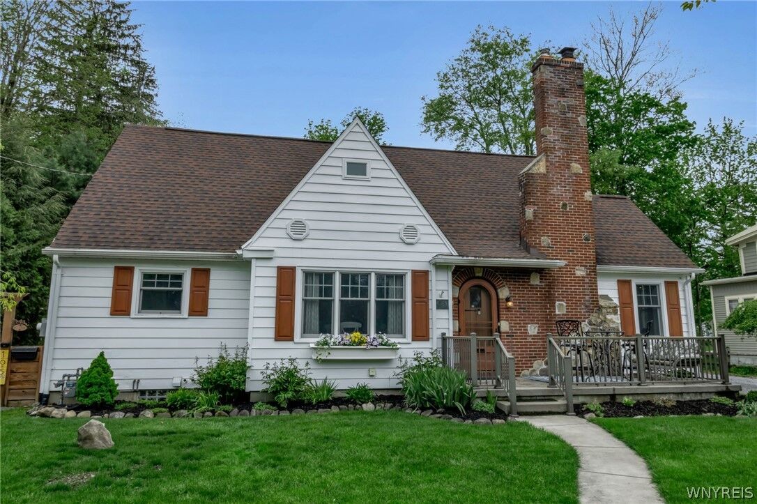 Property Photo: 105 Park Place NY 14052