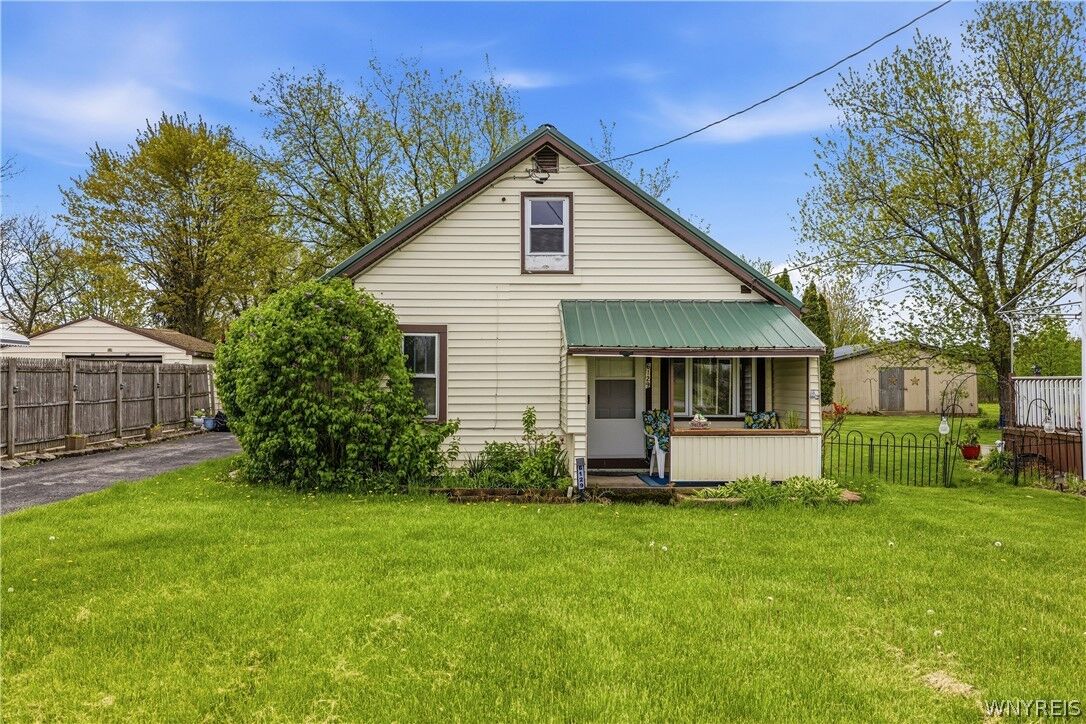 Property Photo:  6129 Lockport Road  NY 14305 