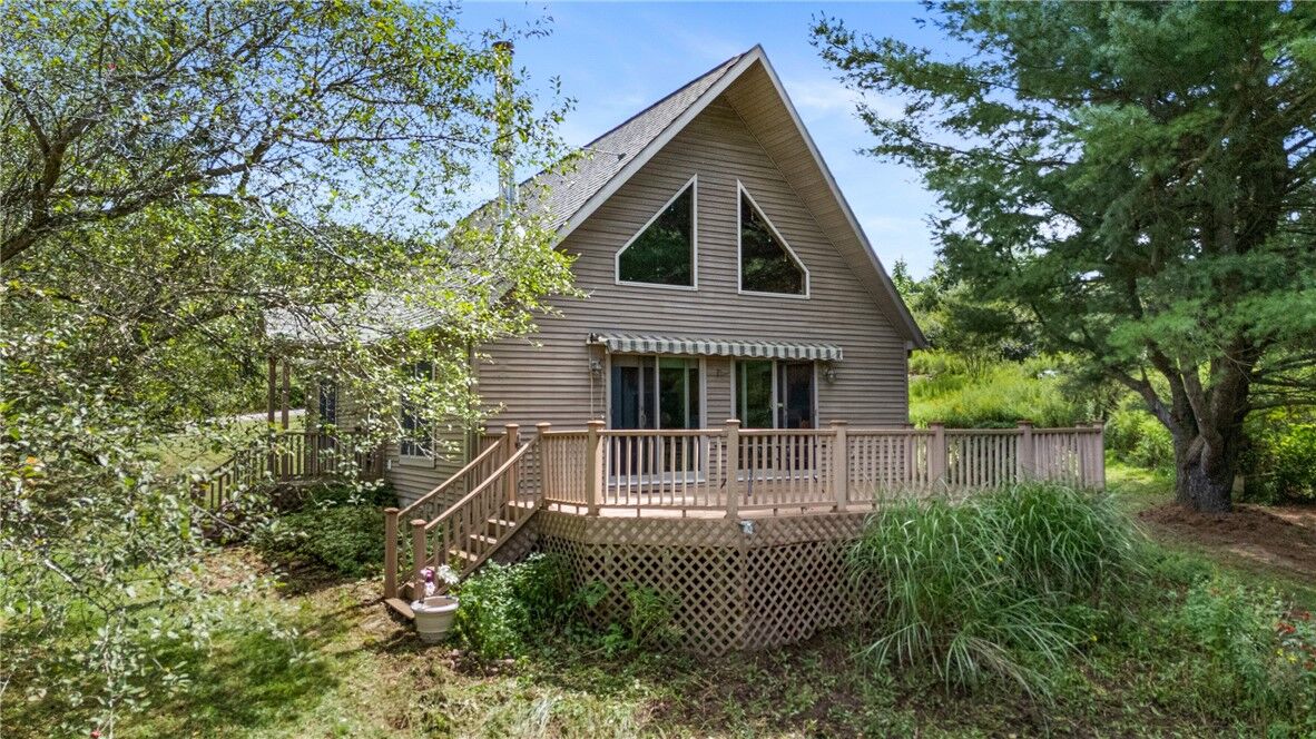 Property Photo:  