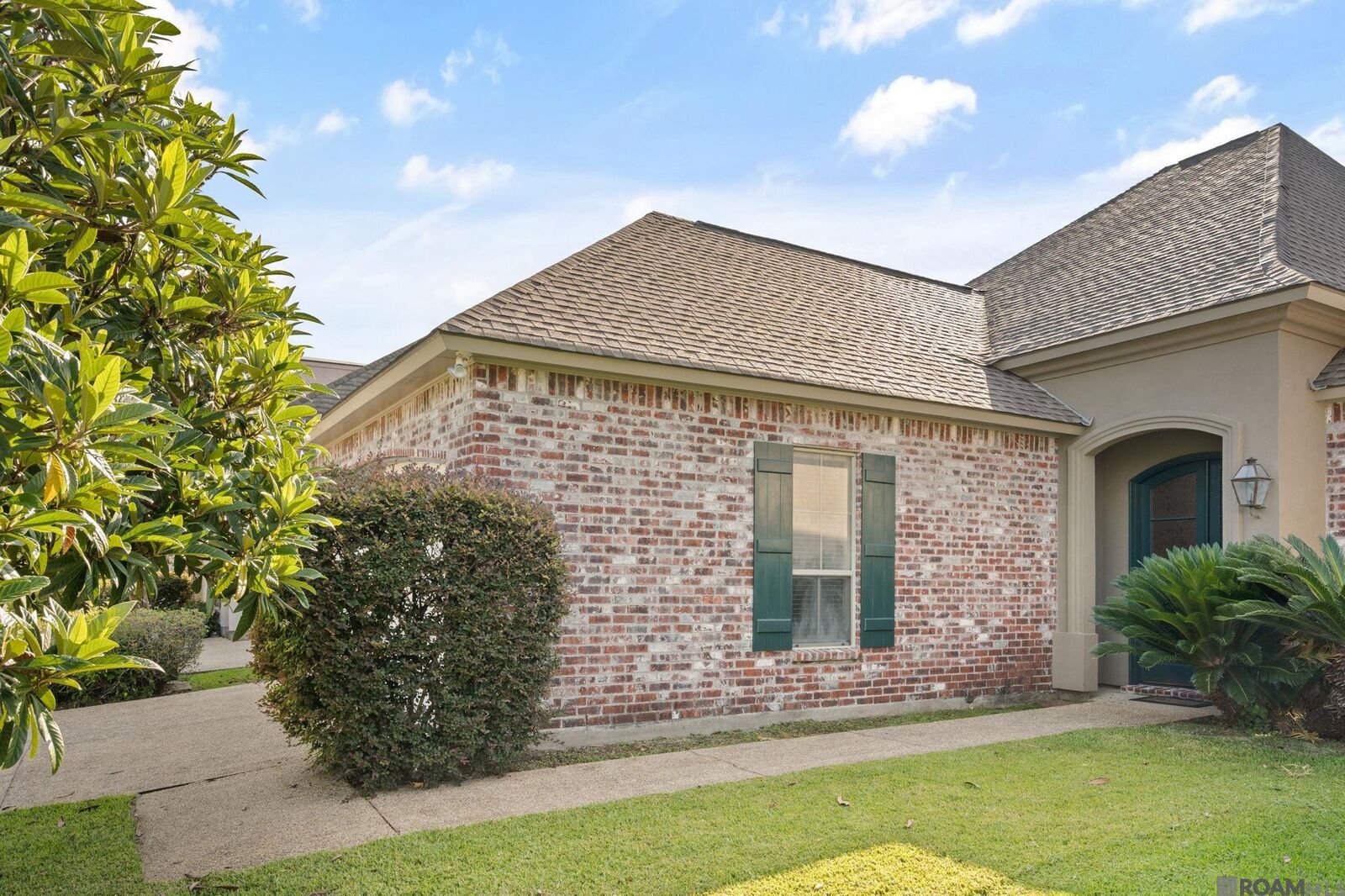Property Photo:  10655 Woodland Oaks  LA 70809 