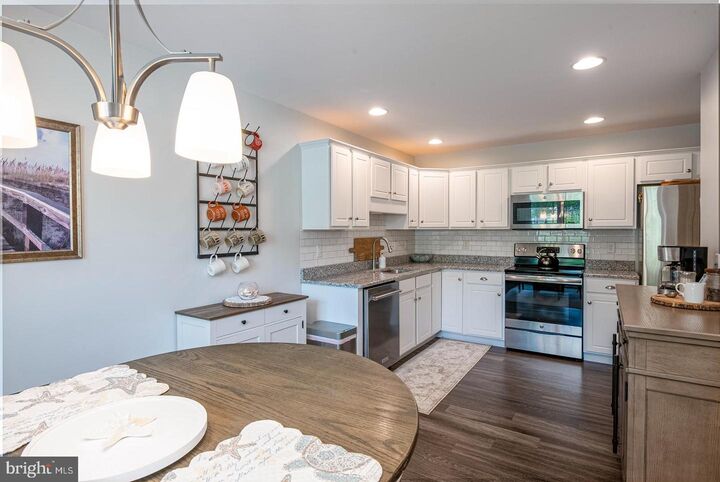 Property Photo: 315 Cabot Circle PA 17584