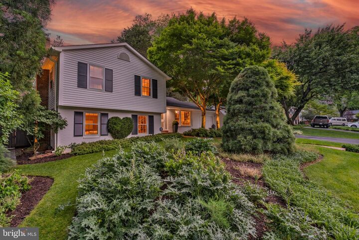Property Photo: 8527 Pappas Way VA 22003