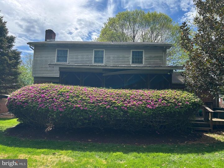 Property Photo: 6710 Moly Drive VA 22046