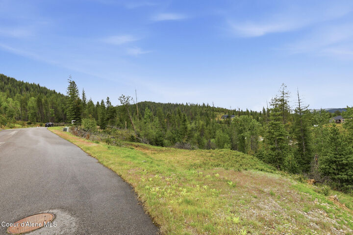Property Photo:  120 Blazing Saddle Ct  ID 83850 