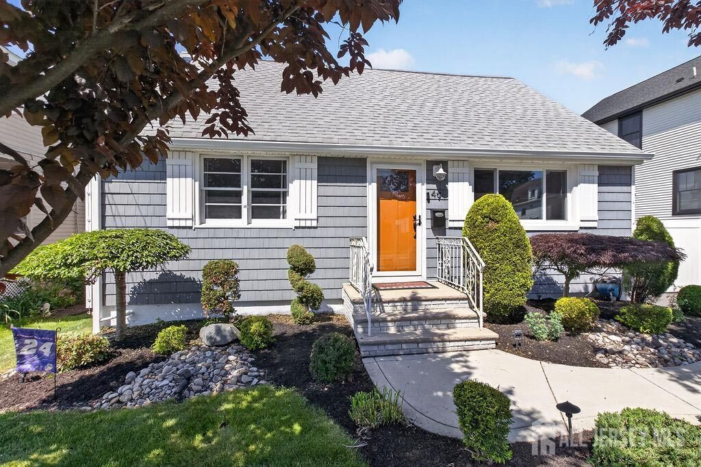 Property Photo:  49 S 2nd Street S  NJ 08863 