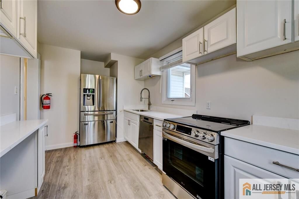 Property Photo:  37 East Somerset Street 2  NJ 08869 