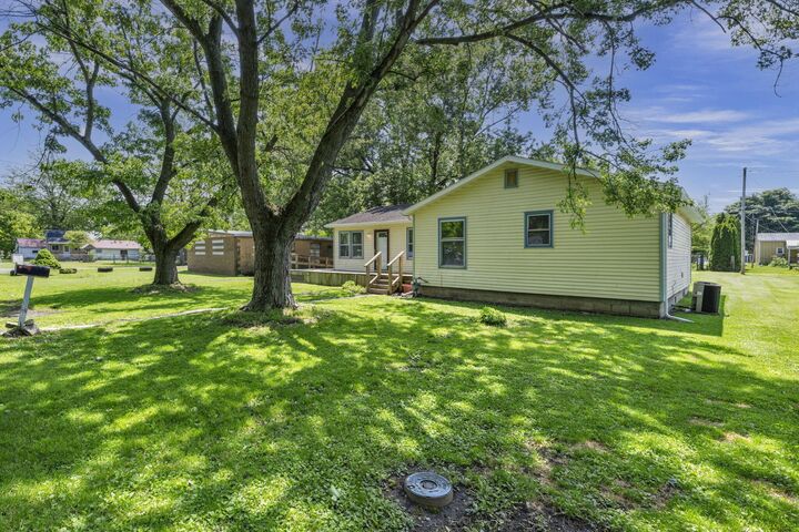 Property Photo: 1117 Woodrow Avenue OH 43302