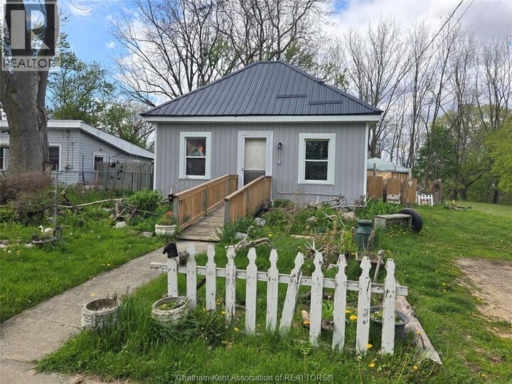 Property Photo:  249 King St E Street  ON N7M 3N3 