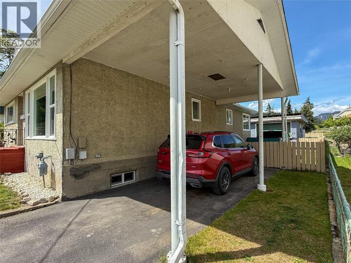 Property Photo: 157 Crescent Street BC V1N 1B3