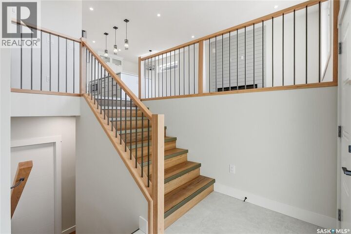 Property Photo:  814 Ballesteros Crescent  SK S0K 4S3 