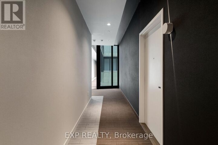 Property Photo:  3900 Confederation Parkway 313  ON L5B 0M3 