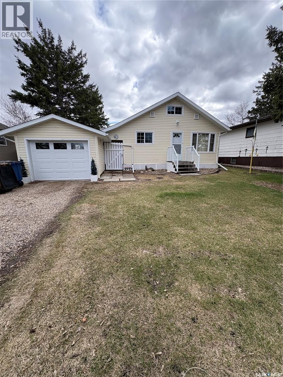 Property Photo:  209 2nd Avenue E  SK S0A 1W0 
