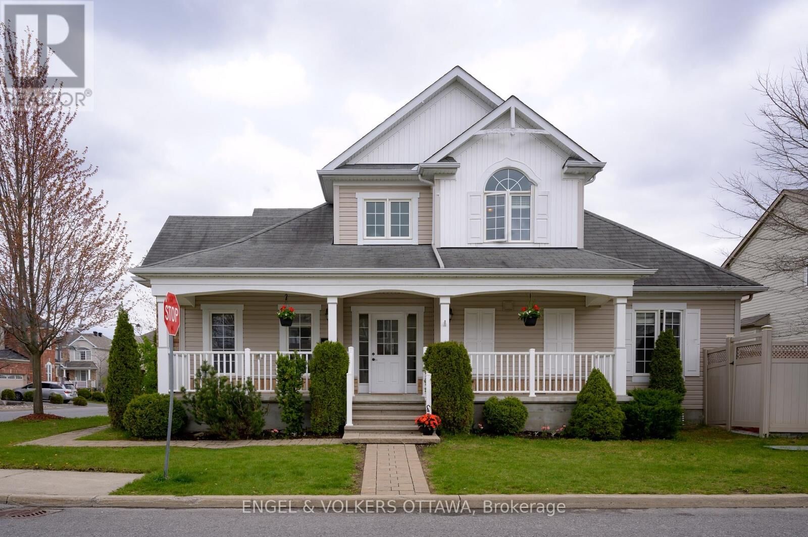 Property Photo:  106 Forest Water Way  ON K2J 3V3 