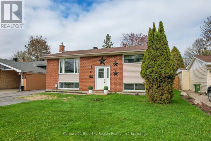 Property Photo: 19 Marshall Park Drive ON P1A 2N8