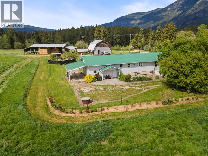 Property Photo: 1027 Huscroft Road BC V0B 1G1