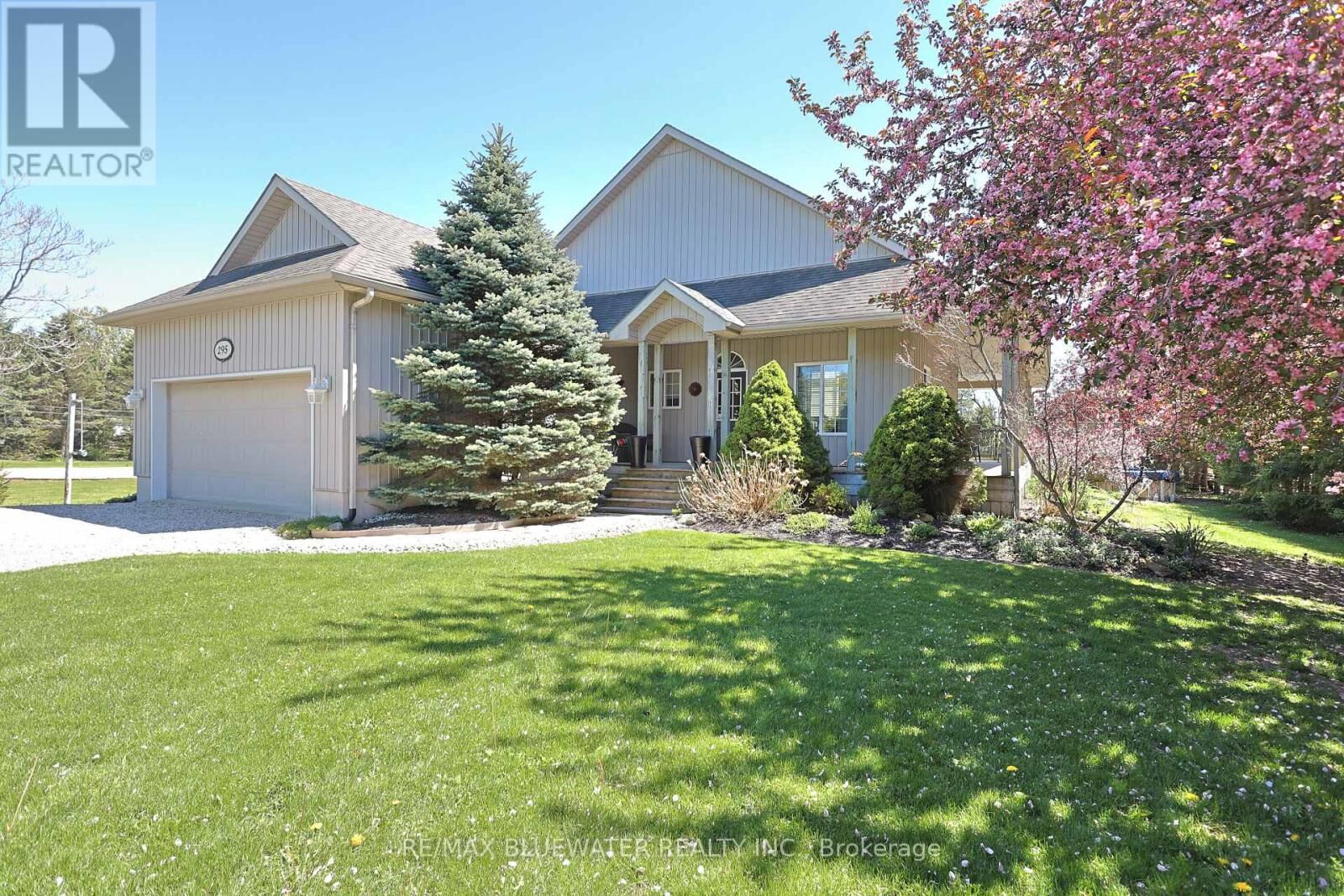 Property Photo:  295 Main Street  ON N0M 2N0 