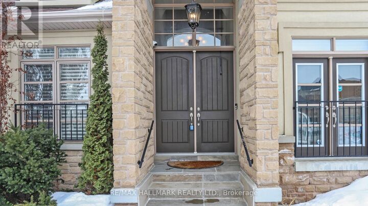 Property Photo:  11 Pagean Drive  ON L4E 4R7 