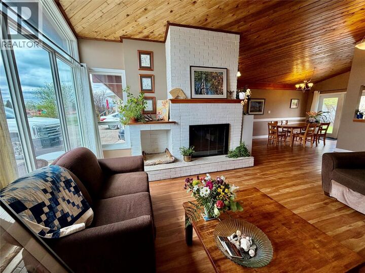 Property Photo: 924 112 Avenue BC V1G 2Y3