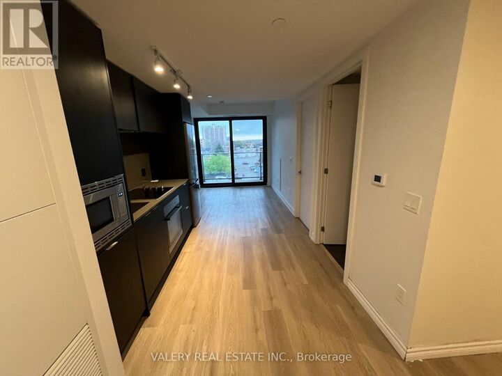 Property Photo:  1 Jarvis Street 528  ON L8R 3J2 