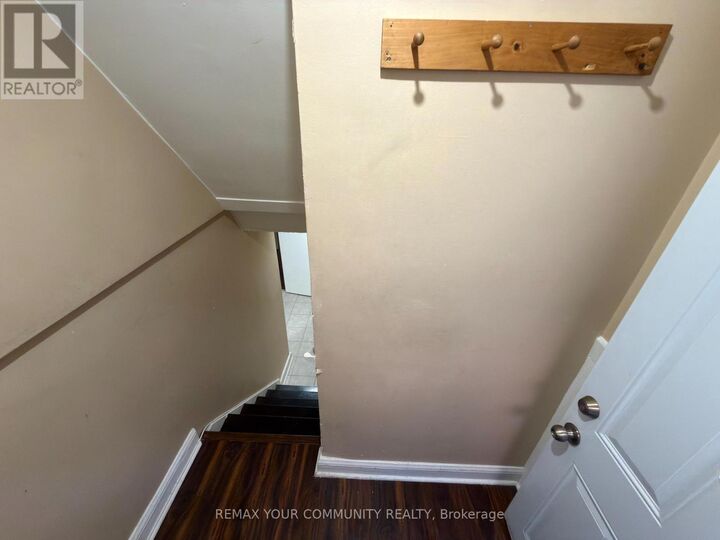 Property Photo:  86 Lesmount Avenue  ON M4J 3V9 