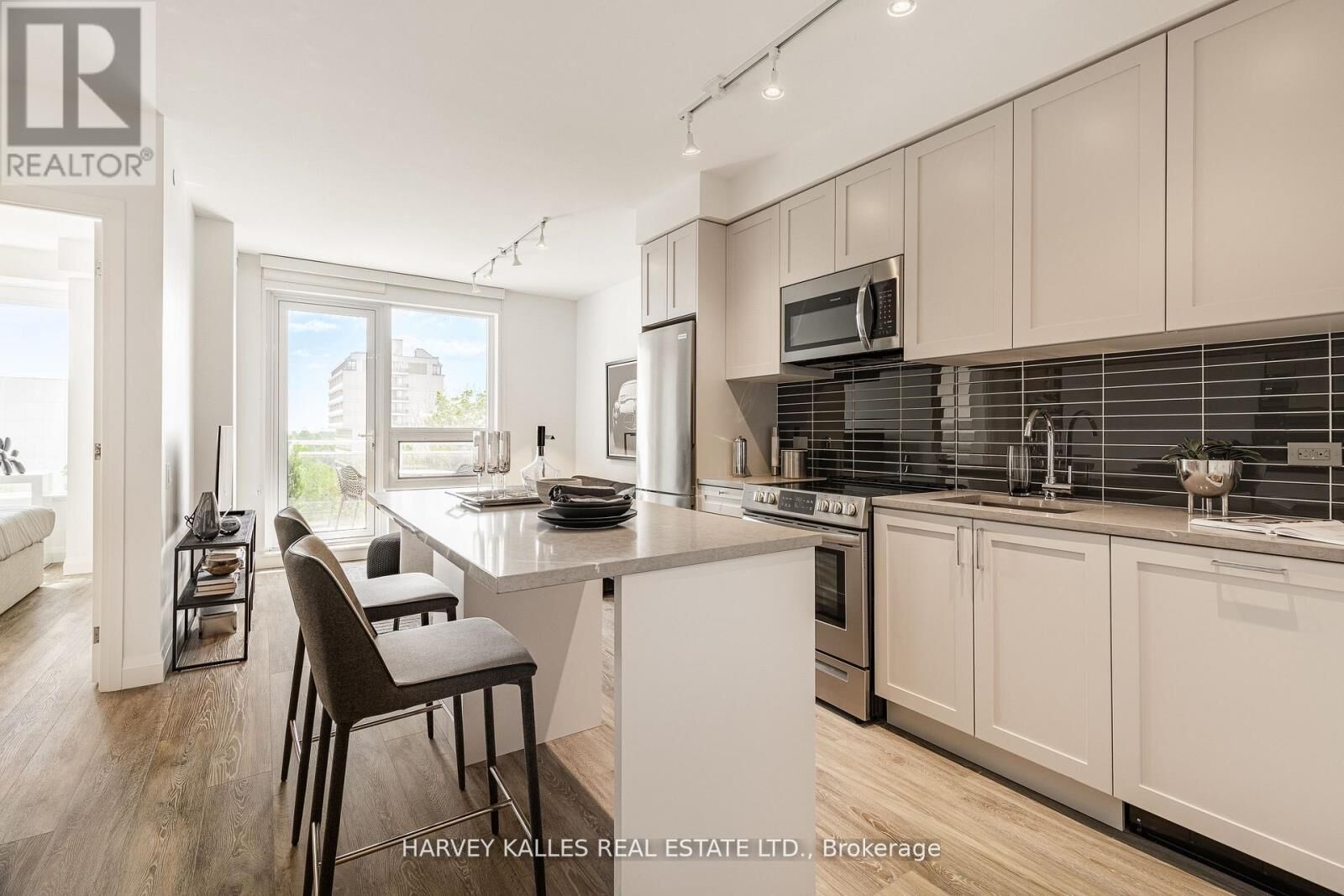 Property Photo:  71 Redpath Avenue 809  ON M4S 0E1 
