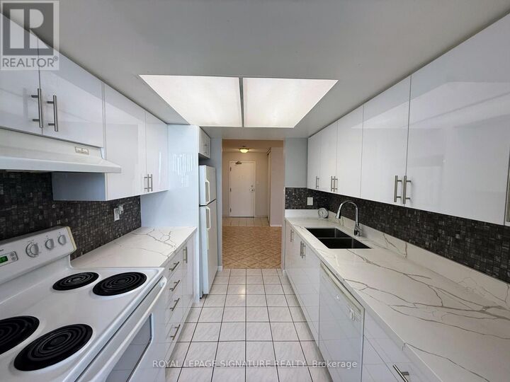 Property Photo:  3 Rowntree Road 407  ON M9V 5G8 