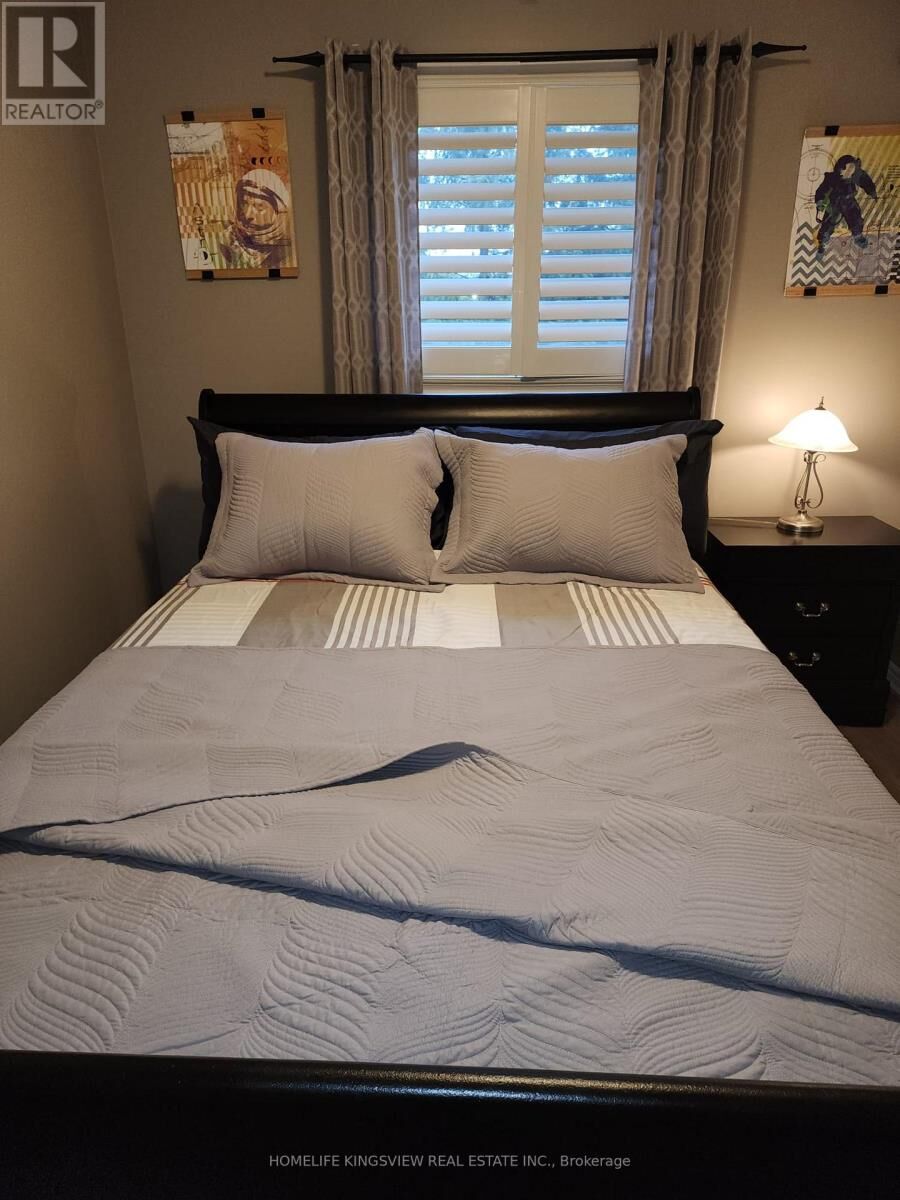 Property Photo:  192 Sundew Drive  ON L4N 9Z3 