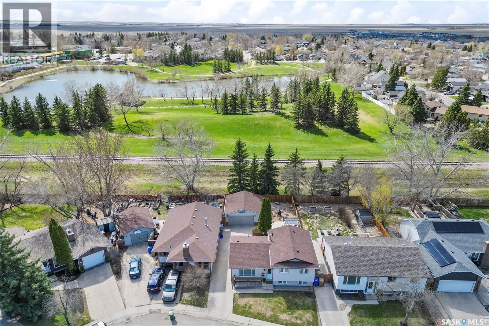 Property Photo:  1206 Flexman Crescent N  SK S4X 2Y8 