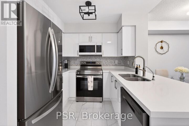Property Photo:  4978 Yonge Street North 2601  ON M2N 7G8 