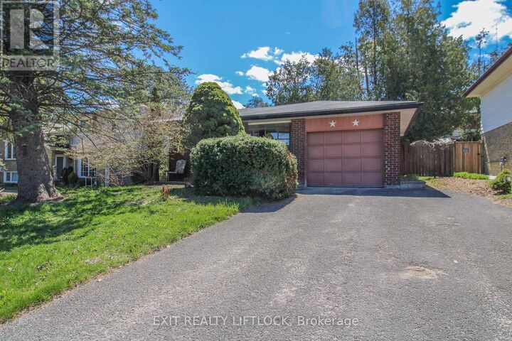 Property Photo: 1139 Danita Boulevard ON K9J 7J9