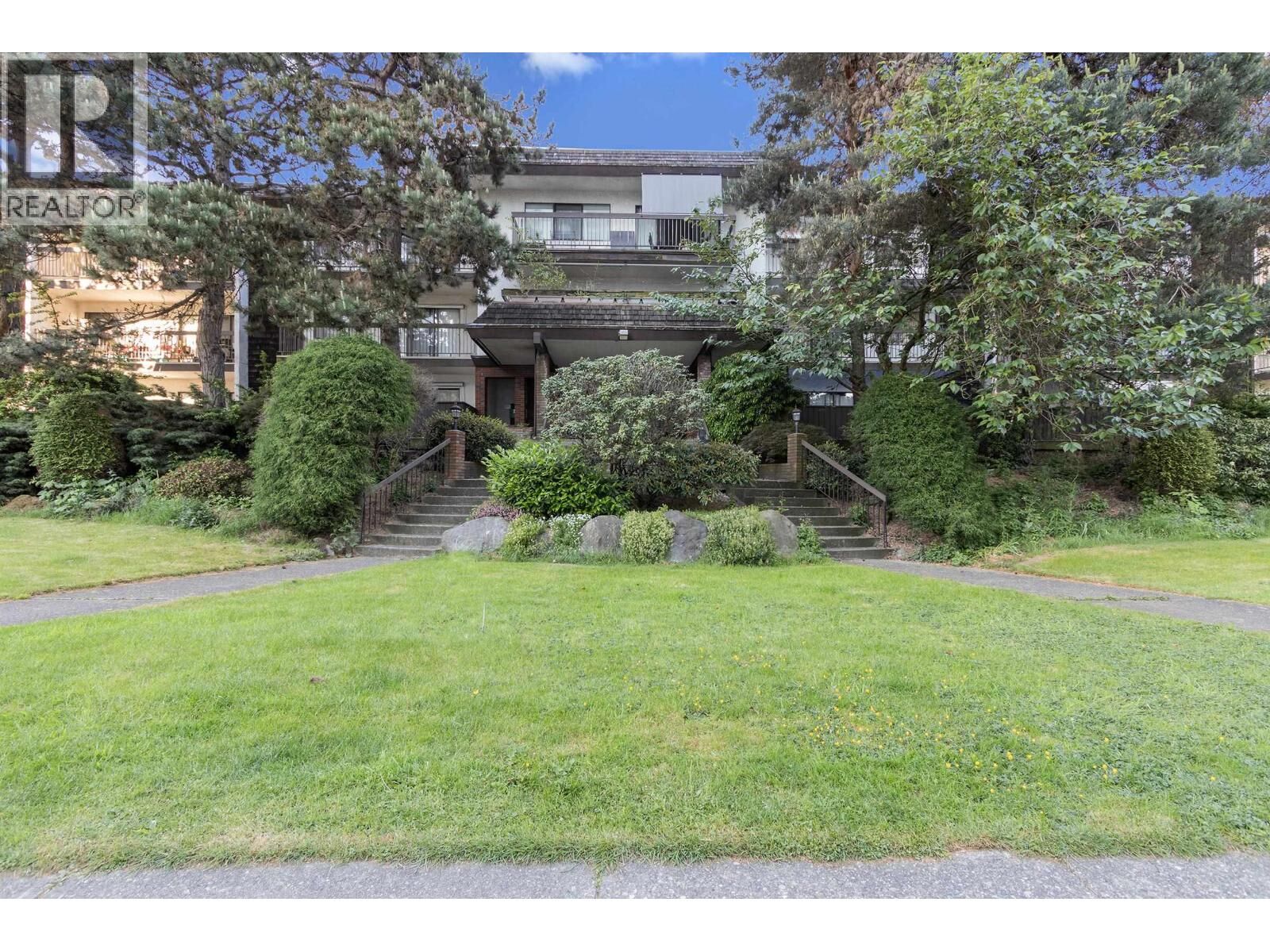 Property Photo:  6560 Buswell Street 105  BC V6Y 2G7 