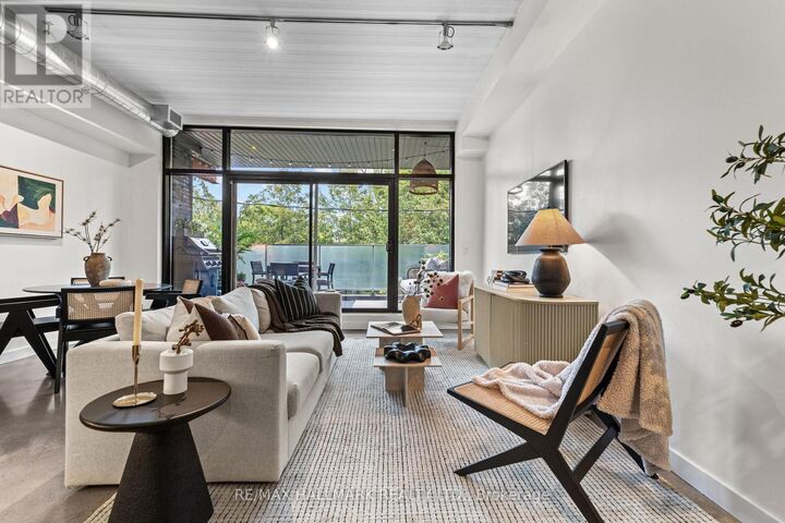 Property Photo:  747 Queen Street East 202  ON M4M 1H3 