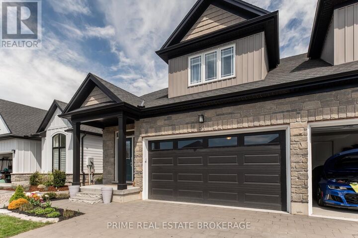 Property Photo: 51 Compass Trail ON L5G 4T8