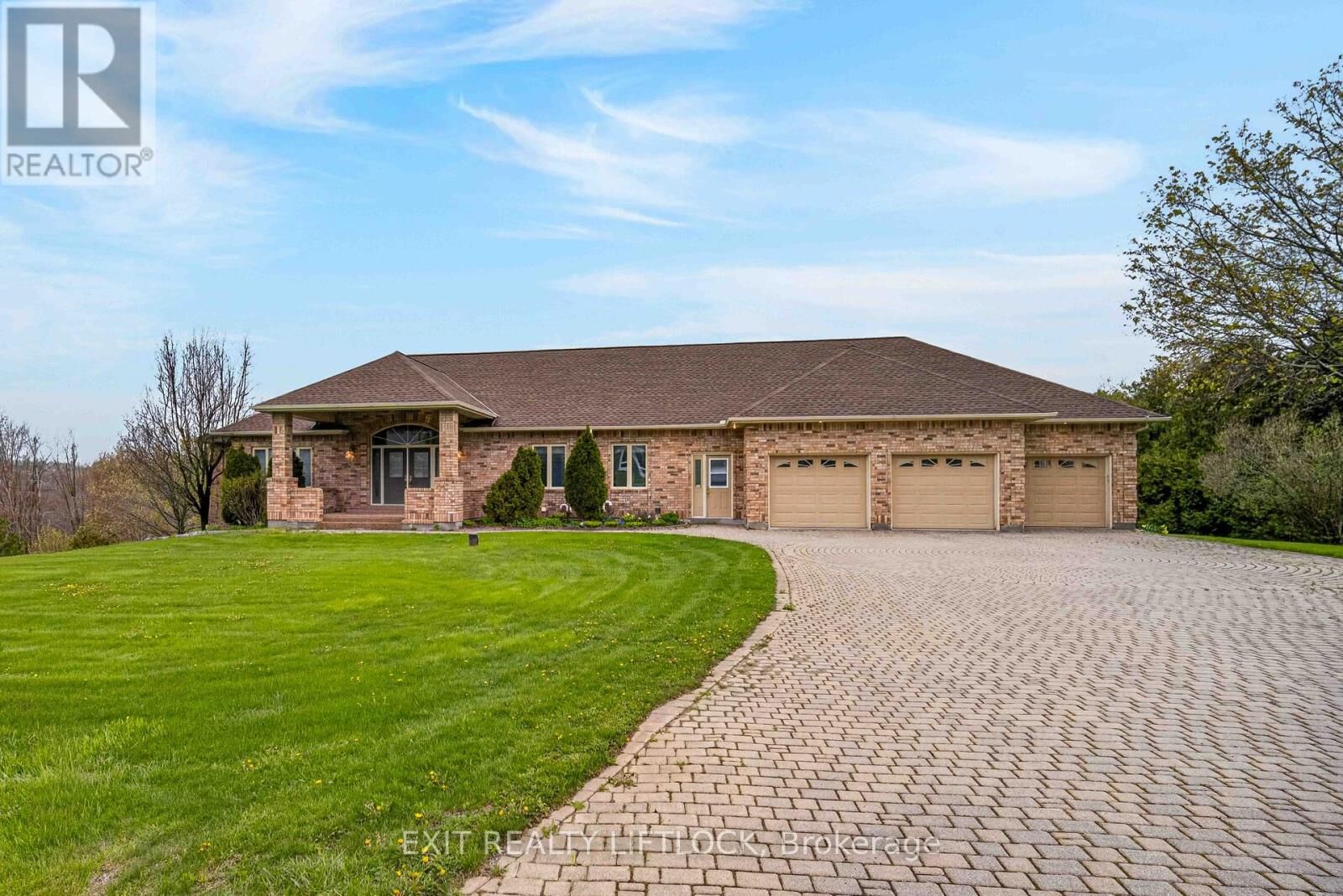 Property Photo:  2045 Campbell Avenue  ON K9J 0E5 