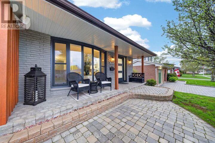 Property Photo:  931 Lincoln Drive  ON K7M 4Z3 