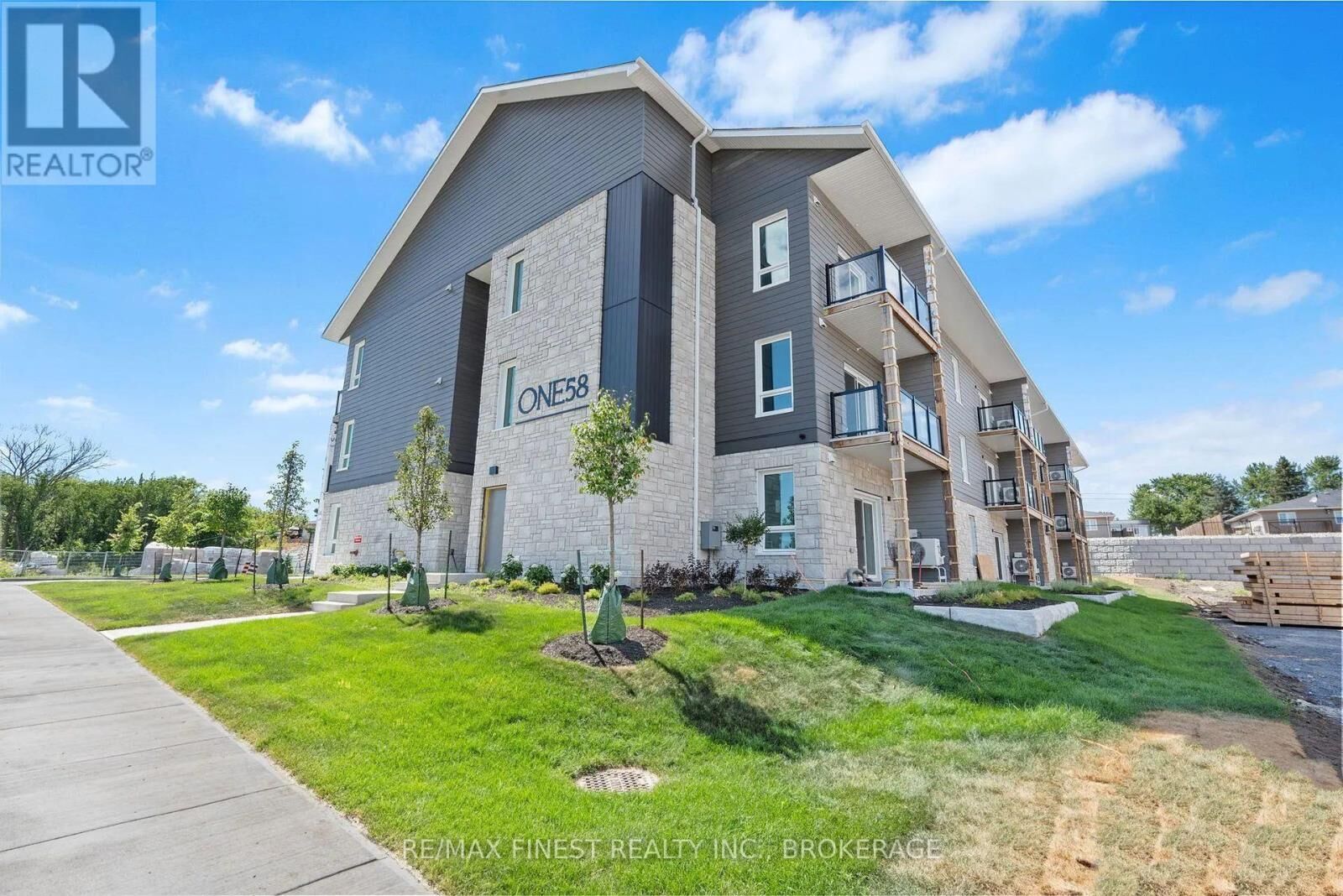 Property Photo:  158 Heritage Park Drive 305  ON K7R 3X8 