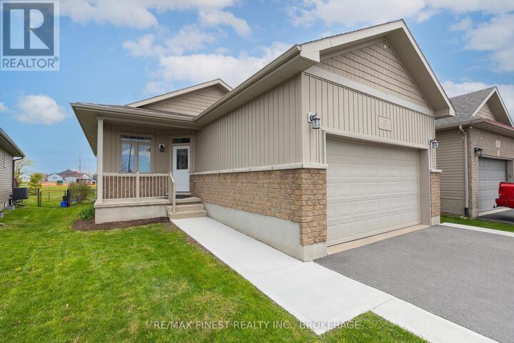 Property Photo:  129 Blakely Street  ON K7N 0B1 