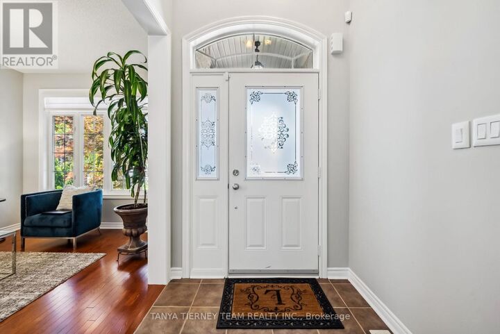 Property Photo:  165 Rivers Edge Place  ON L1R 0G4 